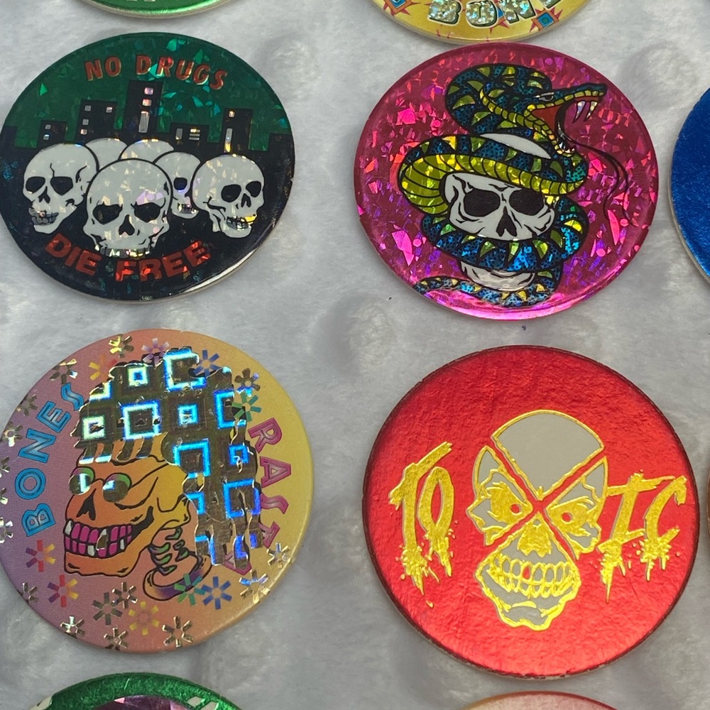 POGs Lot of 42 Skulls with Foil 1990’s - Picture 12 of 14